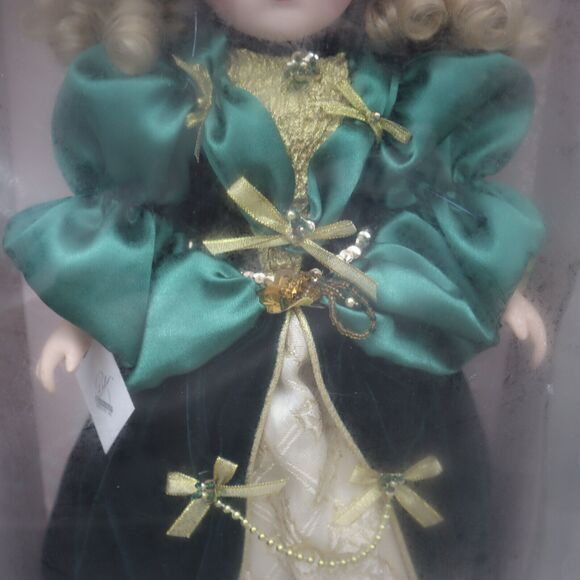 Vintage Camellia Garden Collection Porcelain Doll Stand Collectible 1999 - Picture 13 of 15